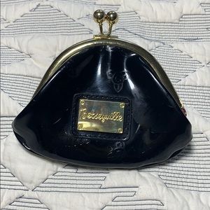 🐝 Betsy Johnson Vinyl Pouch